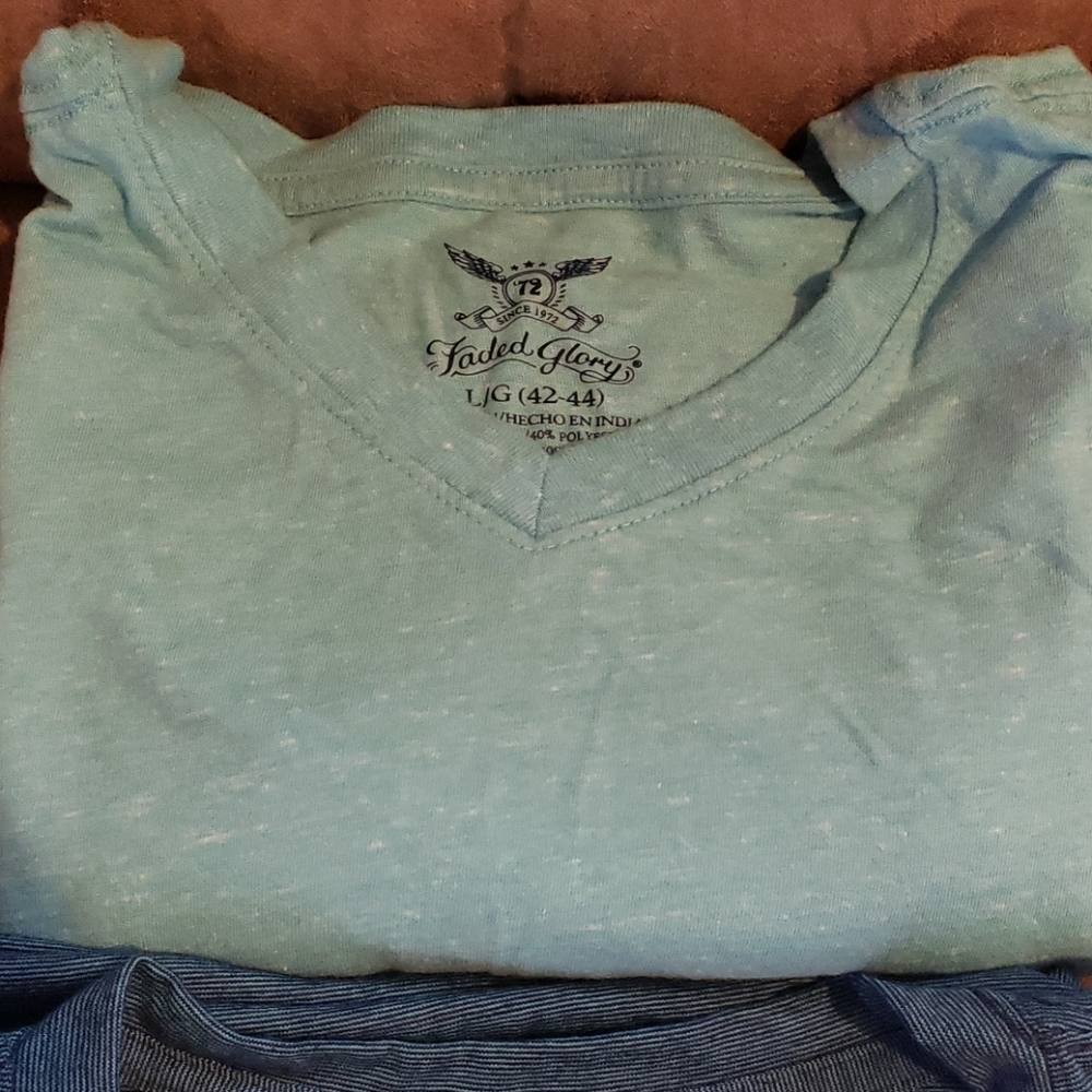Stylish V Neck Colored tee shirts - Picture 2 of 6